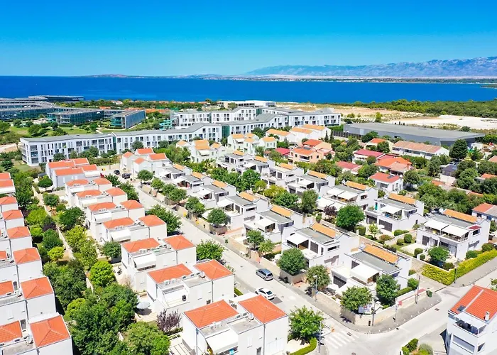 Dok Διαμέρισμα Petrcane